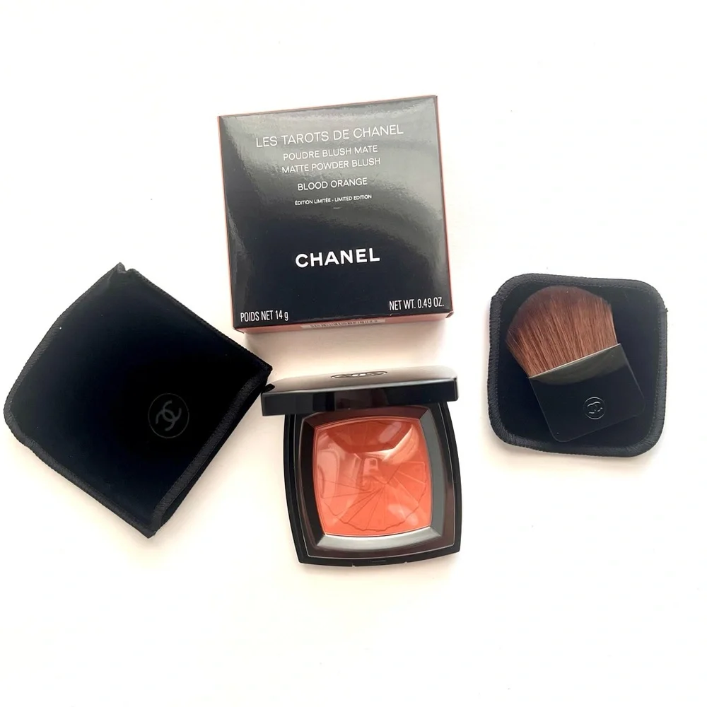 💎CHANEL limited edition matte powder blush in Blood Orange
